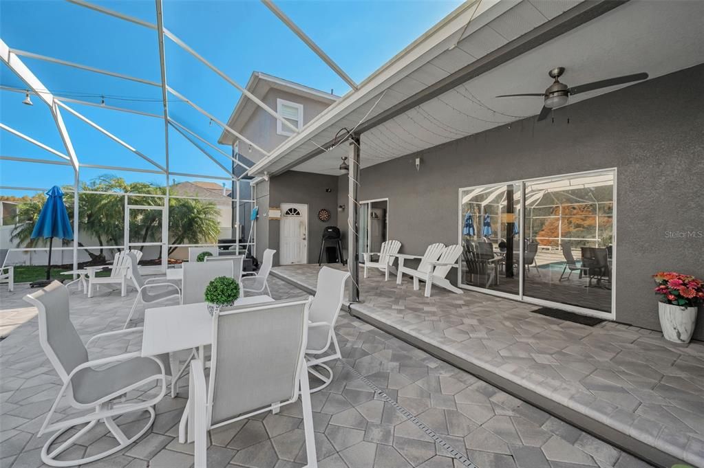 待售: $625,000 (4 贝兹, 3 浴室, 2462 平方英尺)