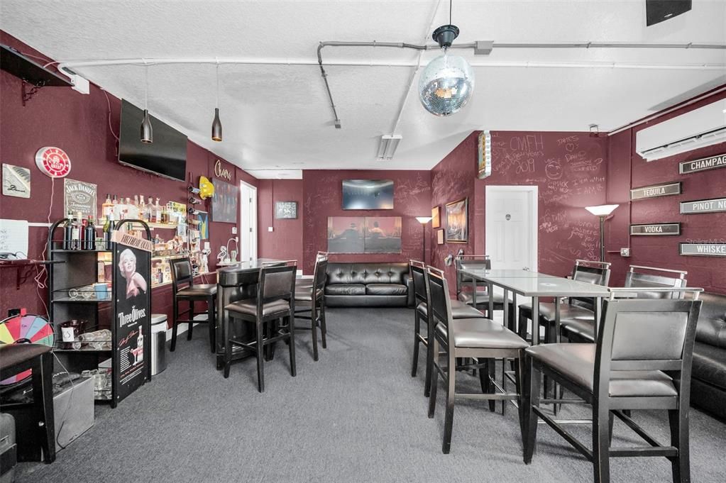 待售: $625,000 (4 贝兹, 3 浴室, 2462 平方英尺)