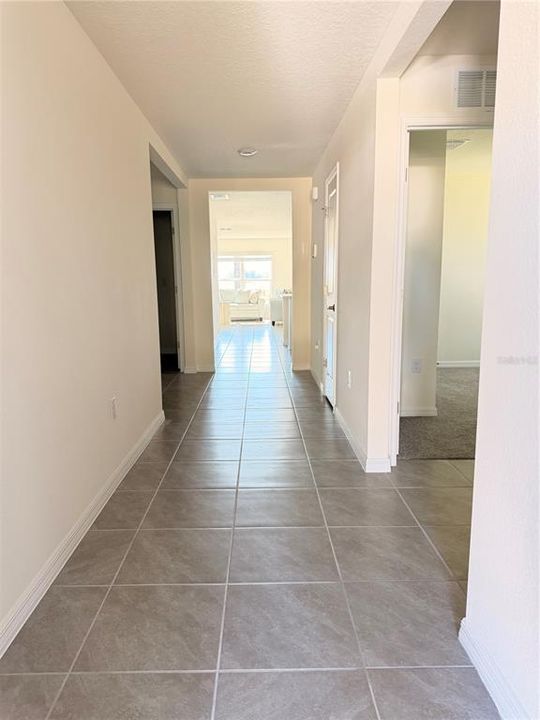 待售: $330,000 (4 贝兹, 2 浴室, 1827 平方英尺)