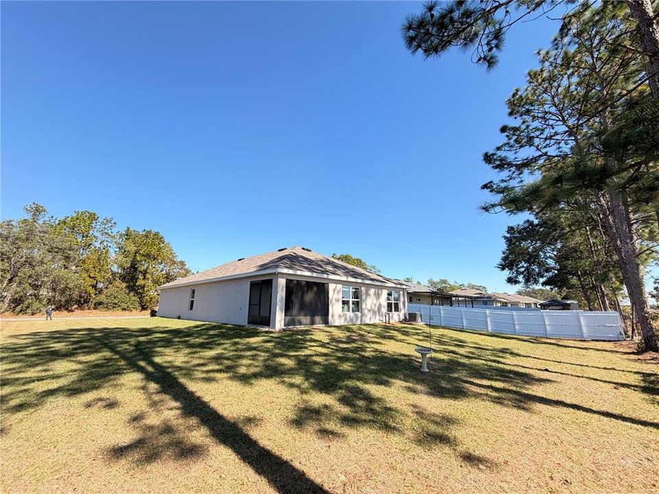 待售: $330,000 (4 贝兹, 2 浴室, 1827 平方英尺)