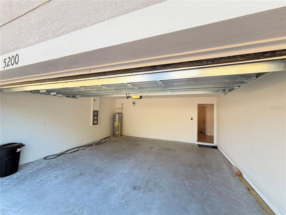 待售: $330,000 (4 贝兹, 2 浴室, 1827 平方英尺)