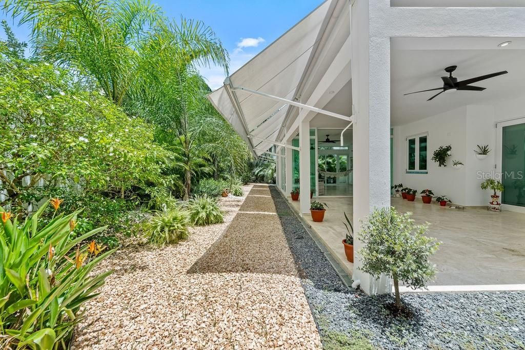 For Sale: $885,000 (4 beds, 3 baths, 3780 Square Feet)