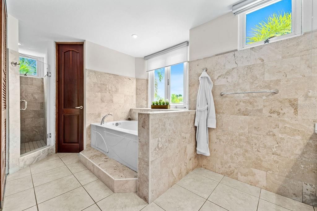 For Sale: $885,000 (4 beds, 3 baths, 3780 Square Feet)