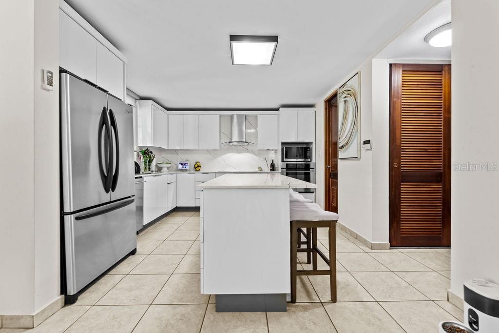 For Sale: $885,000 (4 beds, 3 baths, 3780 Square Feet)