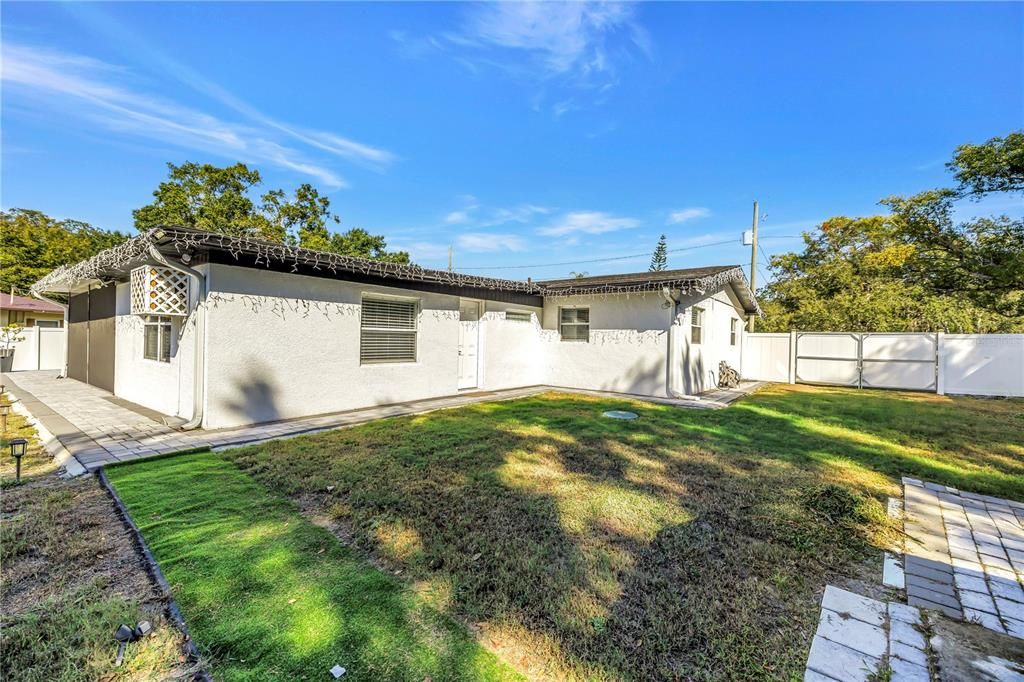 En Venta: $556,000 (4 camas, 3 baños, 1747 Pies cuadrados)