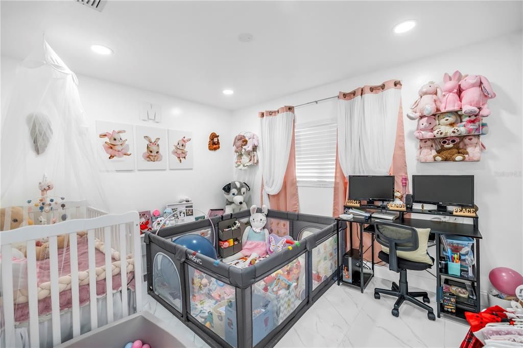 En Venta: $556,000 (4 camas, 3 baños, 1747 Pies cuadrados)