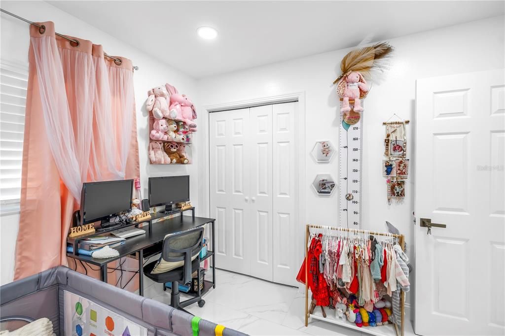 En Venta: $556,000 (4 camas, 3 baños, 1747 Pies cuadrados)