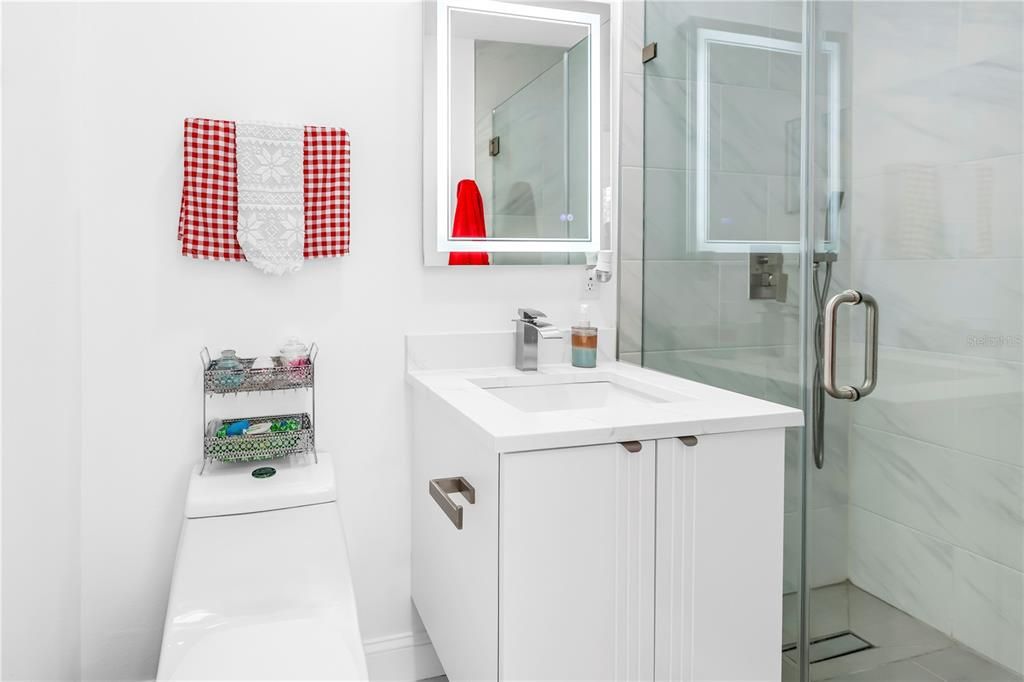 En Venta: $556,000 (4 camas, 3 baños, 1747 Pies cuadrados)