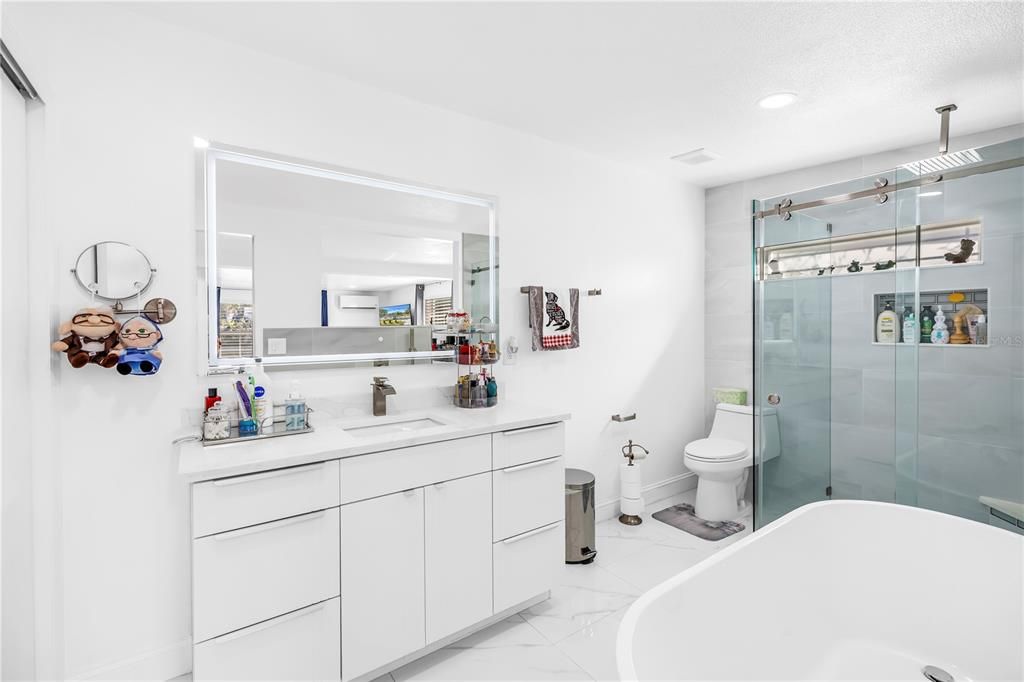 En Venta: $556,000 (4 camas, 3 baños, 1747 Pies cuadrados)