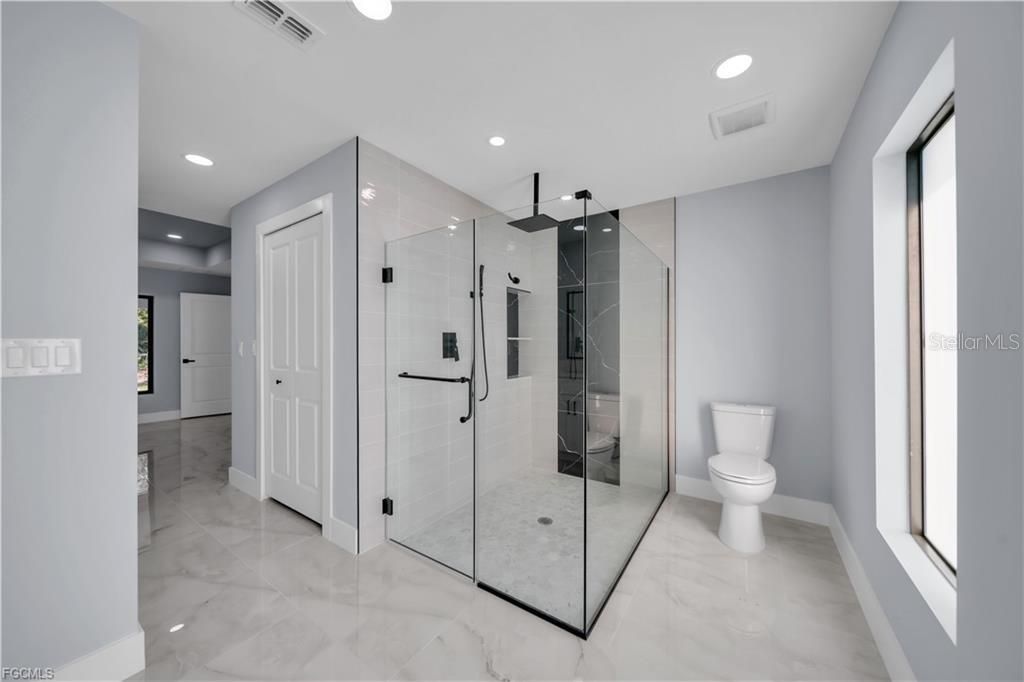 For Sale: $376,000 (3 beds, 2 baths, 1629 Square Feet)