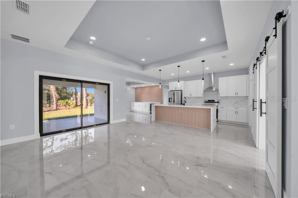 For Sale: $376,000 (3 beds, 2 baths, 1629 Square Feet)