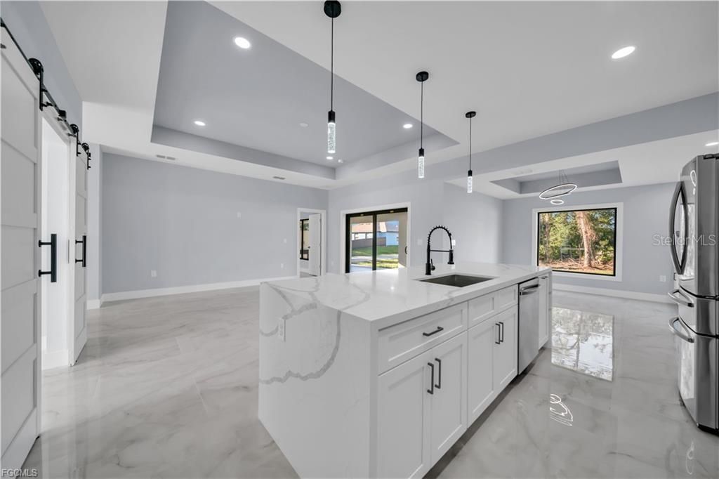 For Sale: $376,000 (3 beds, 2 baths, 1629 Square Feet)