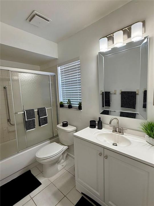 For Rent: $1,300 (1 beds, 1 baths, 644 Square Feet)