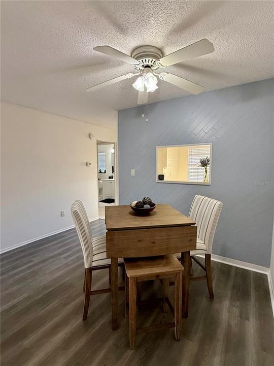 For Rent: $1,300 (1 beds, 1 baths, 644 Square Feet)