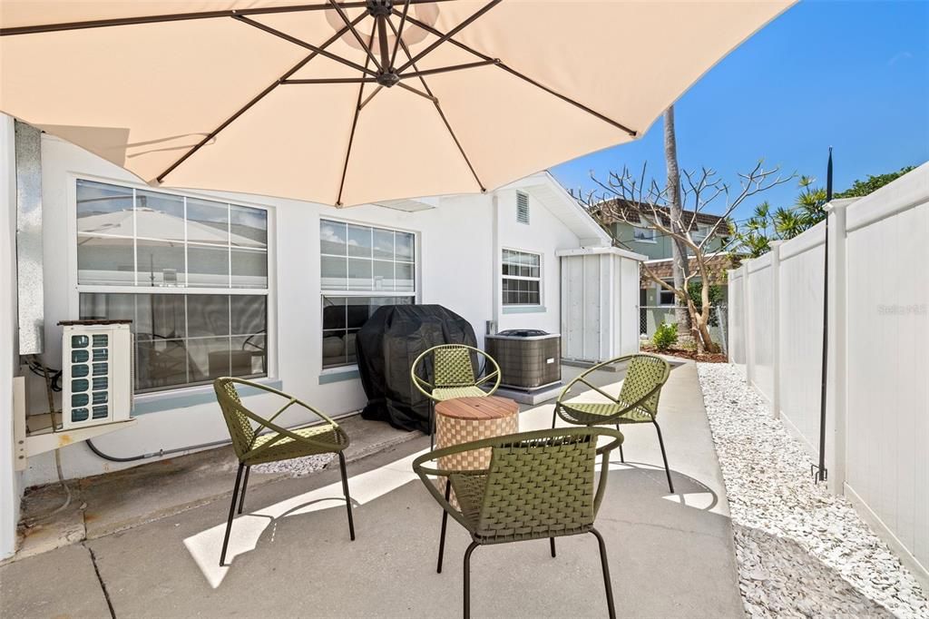 For Rent: $3,000 (2 beds, 1 baths, 1200 Square Feet)