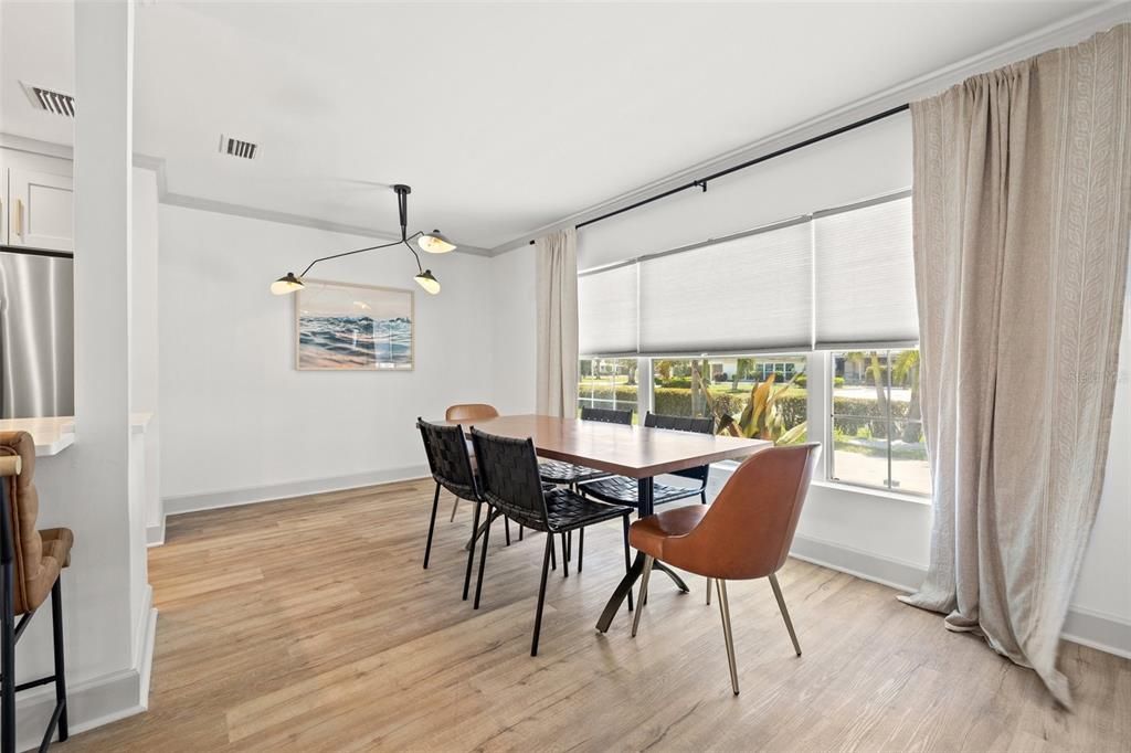 For Rent: $3,000 (2 beds, 1 baths, 1200 Square Feet)