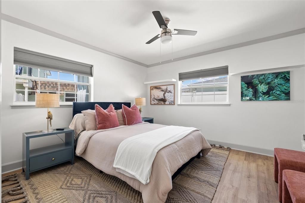 For Rent: $3,000 (2 beds, 1 baths, 1200 Square Feet)