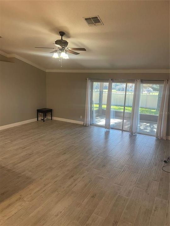 For Sale: $379,400 (4 beds, 2 baths, 1880 Square Feet)