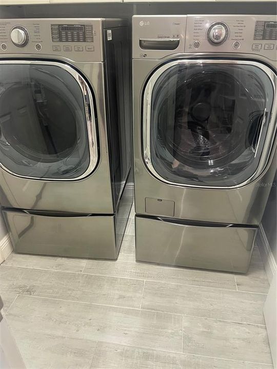 For Sale: $379,400 (4 beds, 2 baths, 1880 Square Feet)