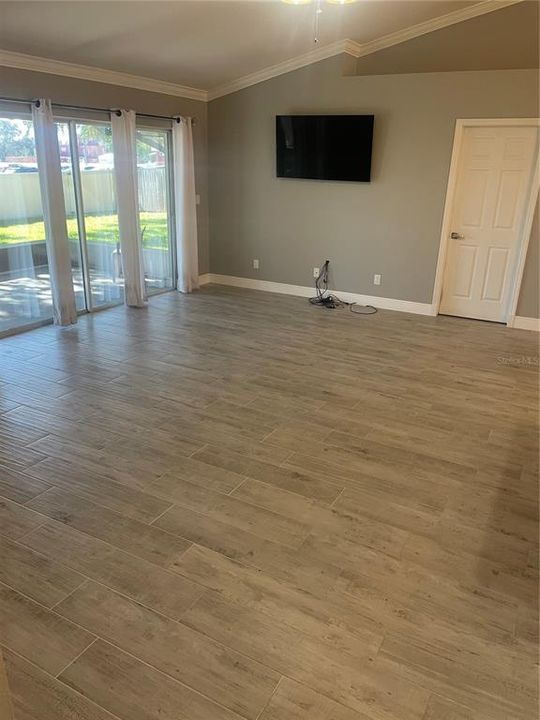 For Sale: $379,400 (4 beds, 2 baths, 1880 Square Feet)