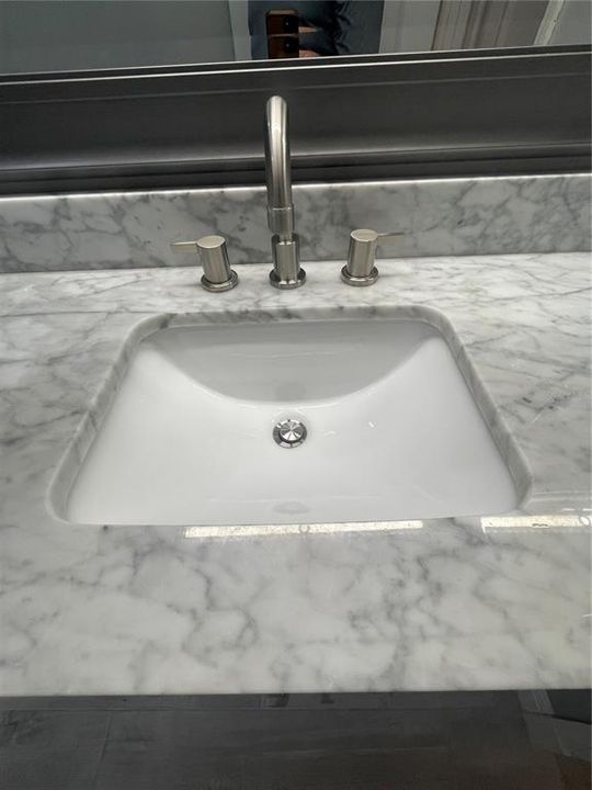 For Sale: $379,400 (4 beds, 2 baths, 1880 Square Feet)