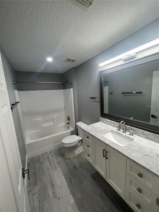 For Sale: $379,400 (4 beds, 2 baths, 1880 Square Feet)