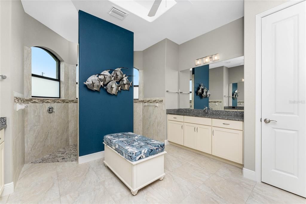 En Venta: $710,000 (3 camas, 2 baños, 2322 Pies cuadrados)