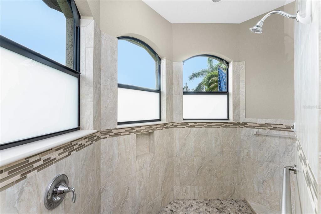 En Venta: $710,000 (3 camas, 2 baños, 2322 Pies cuadrados)