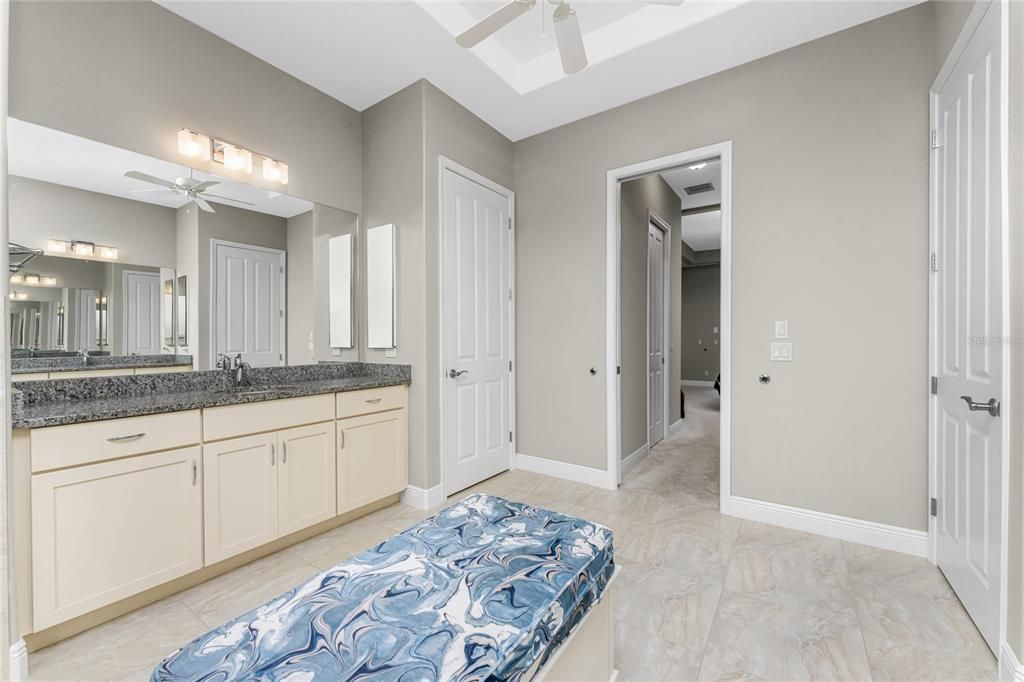 En Venta: $710,000 (3 camas, 2 baños, 2322 Pies cuadrados)