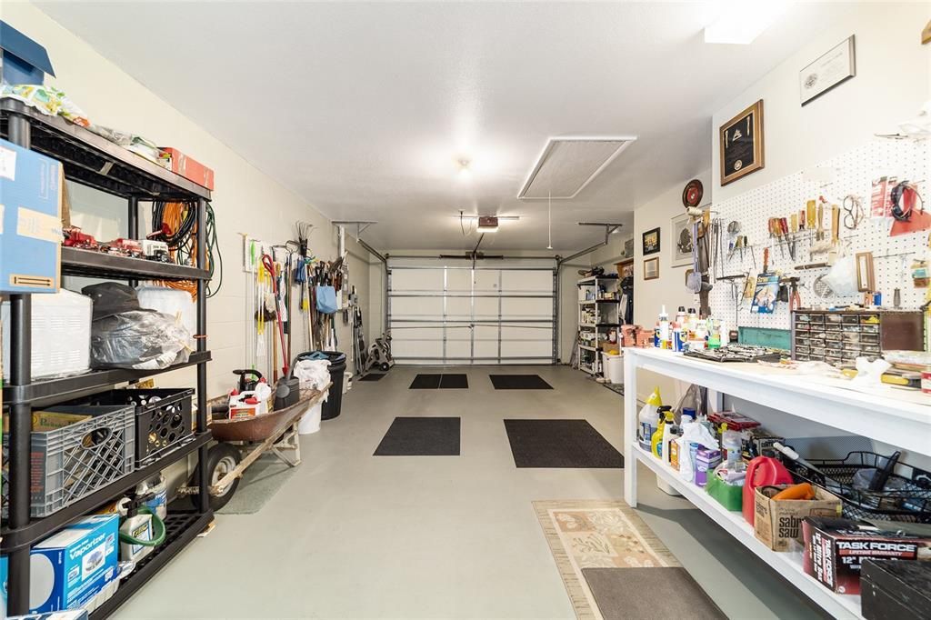 For Sale: $179,000 (2 beds, 2 baths, 1215 Square Feet)