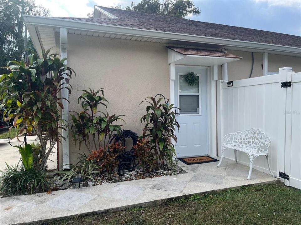 For Rent: $1,500 (1 beds, 1 baths, 2014 Square Feet)