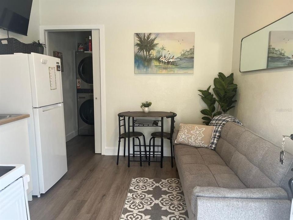 For Rent: $1,500 (1 beds, 1 baths, 2014 Square Feet)