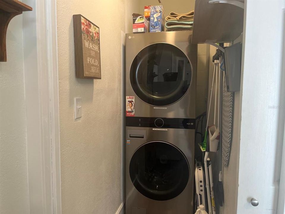 For Rent: $1,500 (1 beds, 1 baths, 2014 Square Feet)