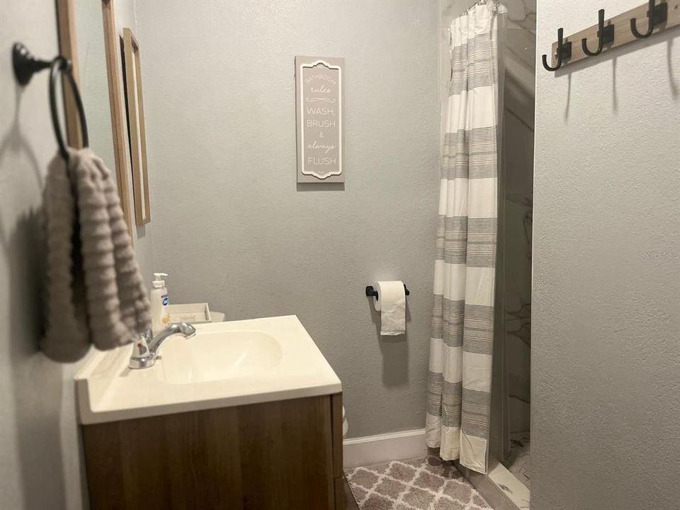 For Rent: $1,500 (1 beds, 1 baths, 2014 Square Feet)