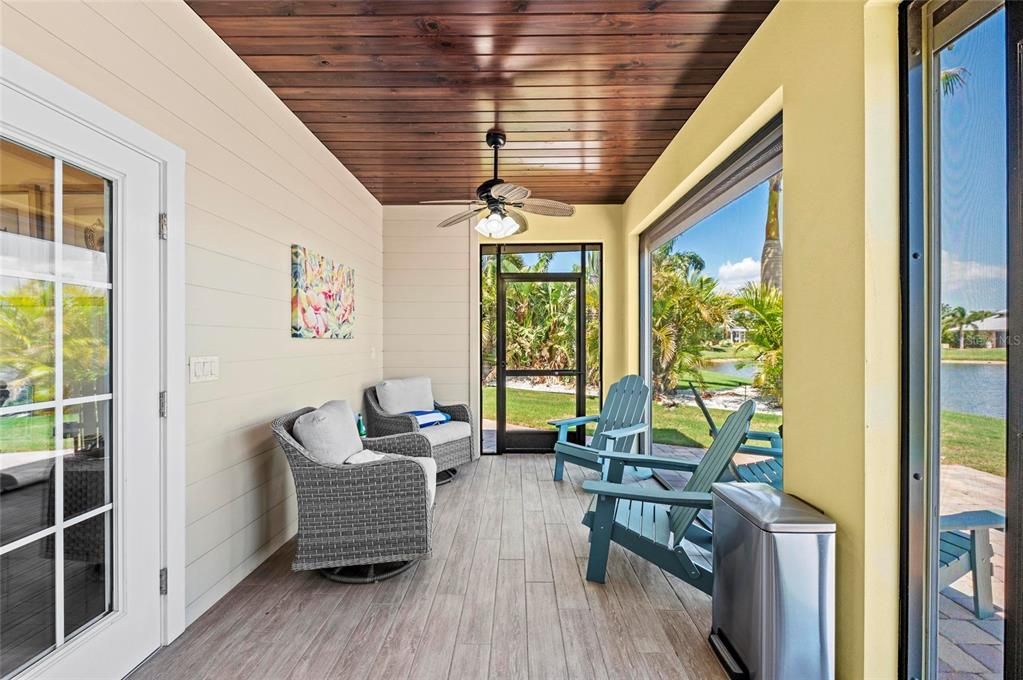 For Sale: $360,000 (1 beds, 1 baths, 300 Square Feet)