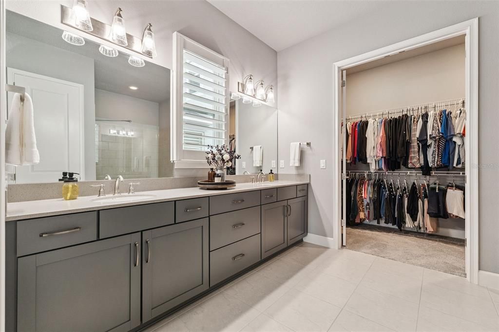 待售: $649,000 (4 贝兹, 3 浴室, 2396 平方英尺)