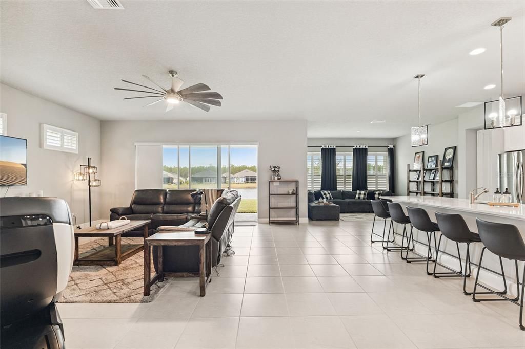 待售: $649,000 (4 贝兹, 3 浴室, 2396 平方英尺)