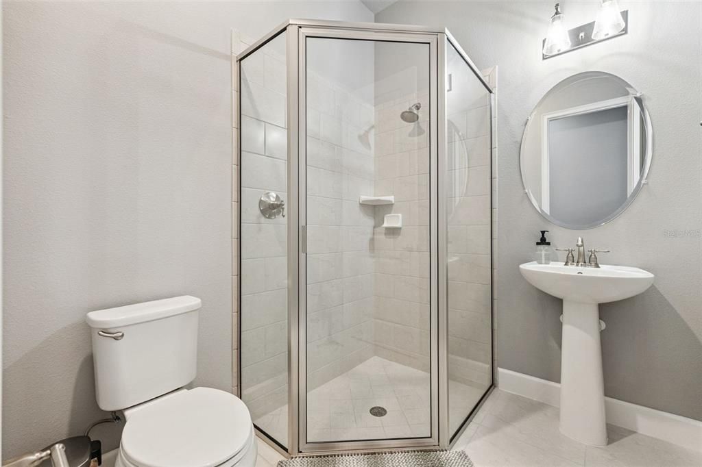 待售: $649,000 (4 贝兹, 3 浴室, 2396 平方英尺)