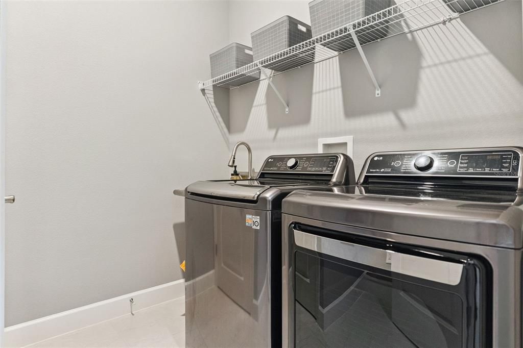 待售: $649,000 (4 贝兹, 3 浴室, 2396 平方英尺)