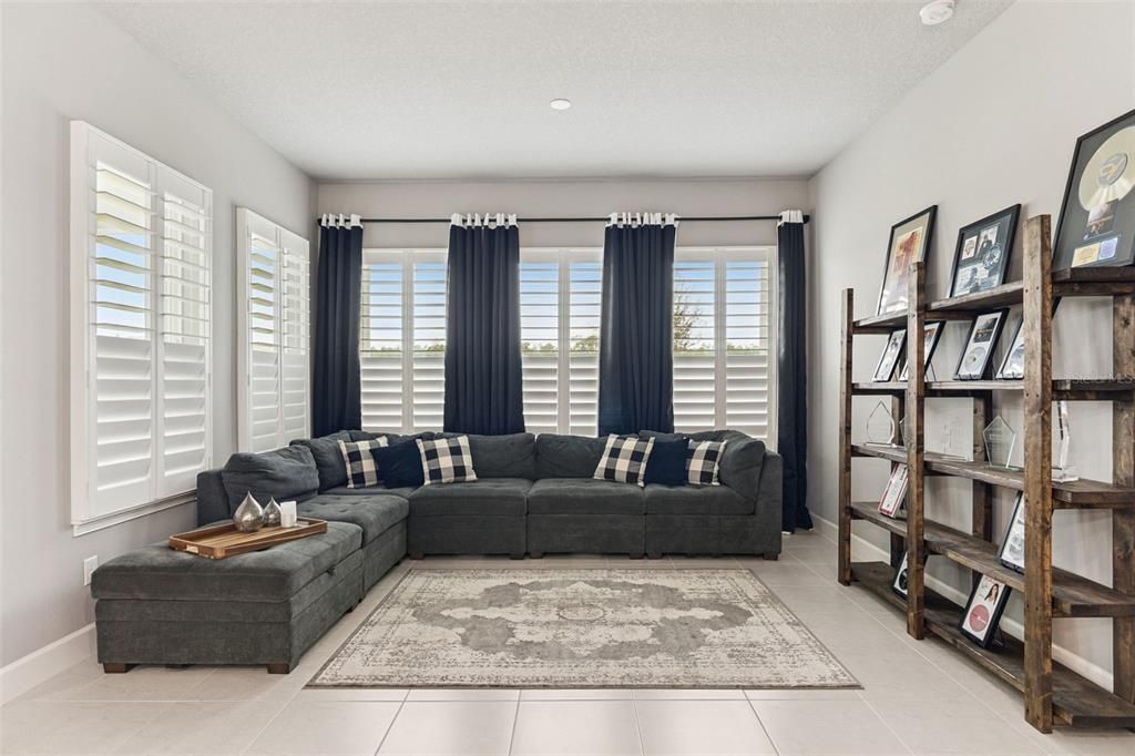 待售: $649,000 (4 贝兹, 3 浴室, 2396 平方英尺)