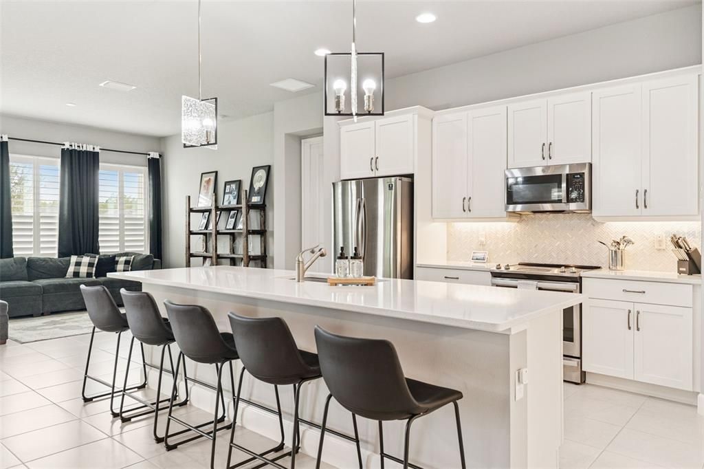 待售: $649,000 (4 贝兹, 3 浴室, 2396 平方英尺)