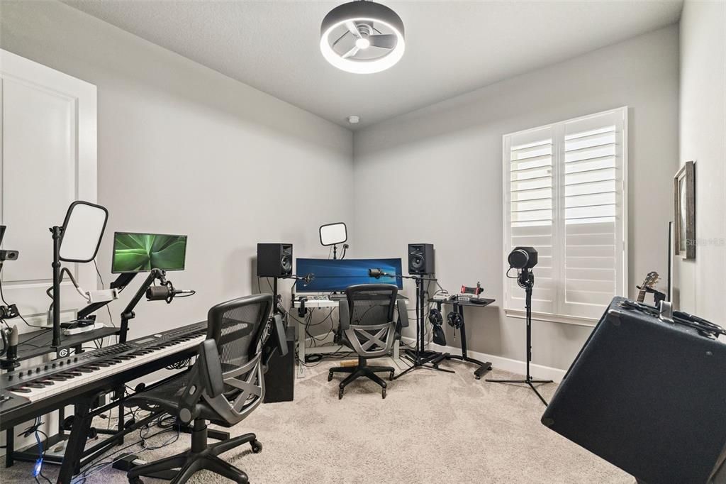 待售: $649,000 (4 贝兹, 3 浴室, 2396 平方英尺)