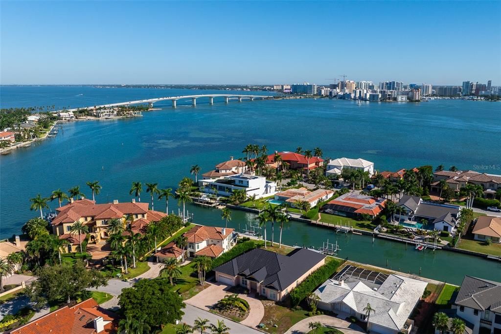 En Venta: $3,550,000 (0.34 acres)