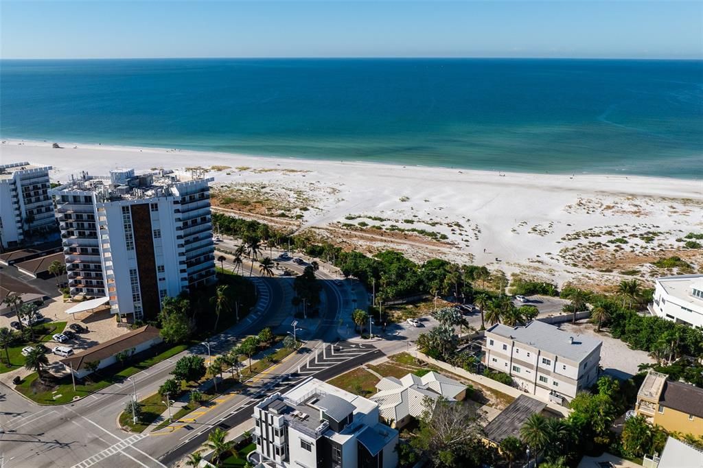 En Venta: $3,550,000 (0.34 acres)