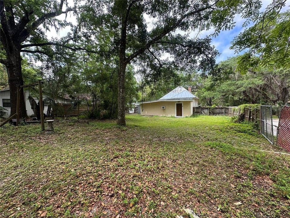 出租: $1,295 (3 贝兹, 1 浴室, 1144 平方英尺)