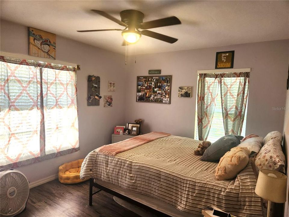 For Rent: $1,100 (2 beds, 1 baths, 972 Square Feet)