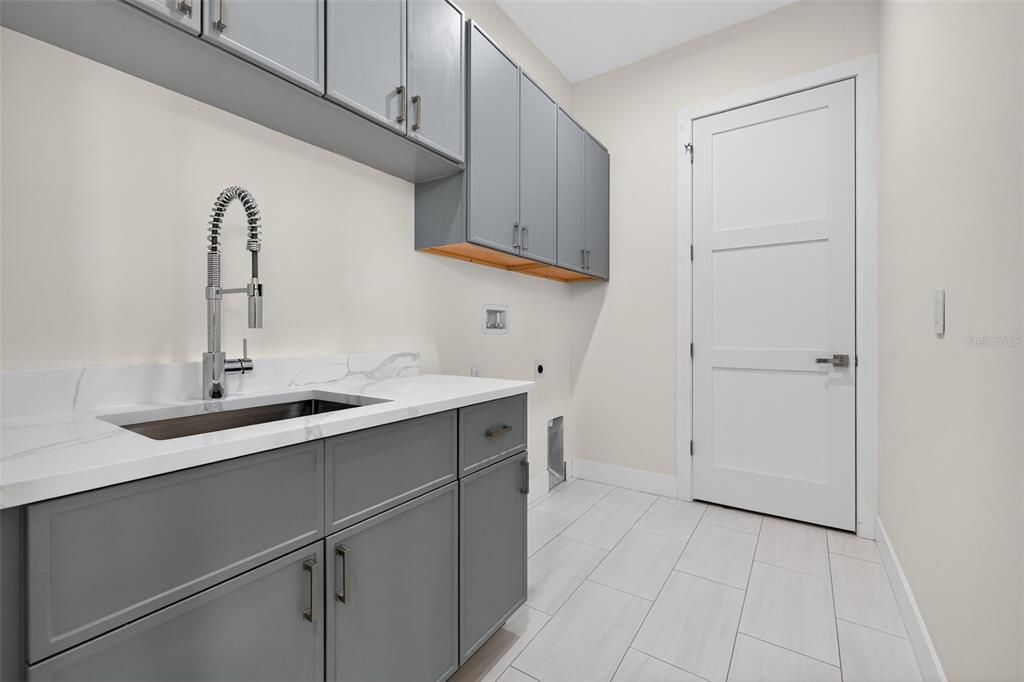 For Sale: $1,250,000 (4 beds, 4 baths, 3219 Square Feet)