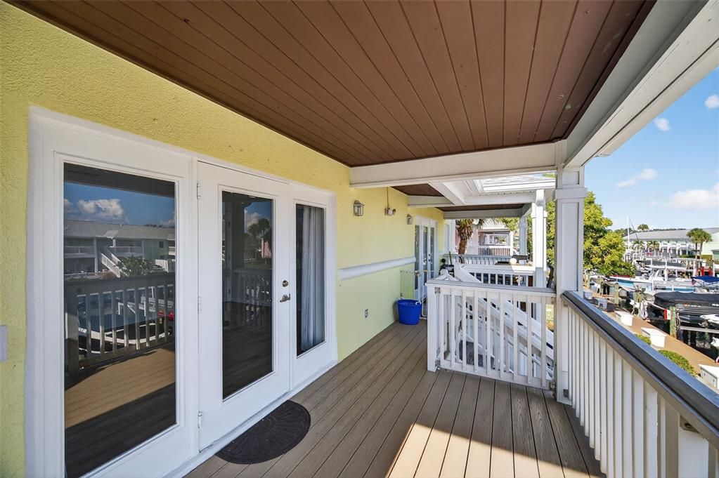 For Sale: $227,000 (1 beds, 1 baths, 562 Square Feet)