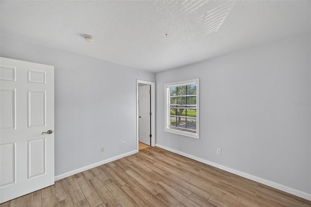 For Sale: $227,000 (1 beds, 1 baths, 562 Square Feet)