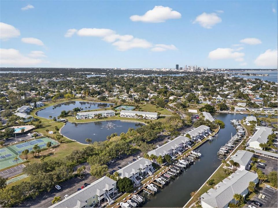 For Sale: $227,000 (1 beds, 1 baths, 562 Square Feet)